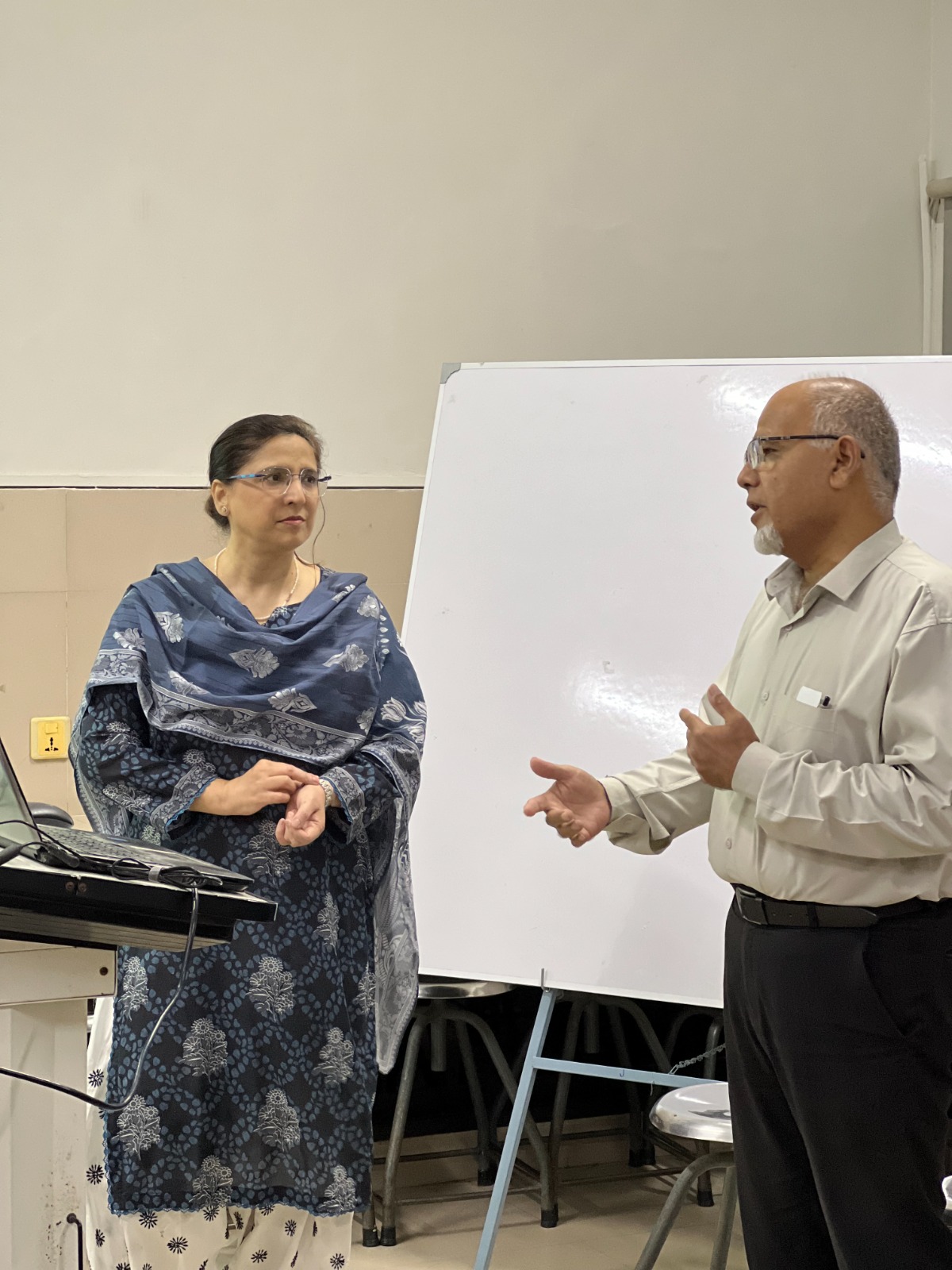 Faculty discussion during the JSMU hands-on AI tools training session